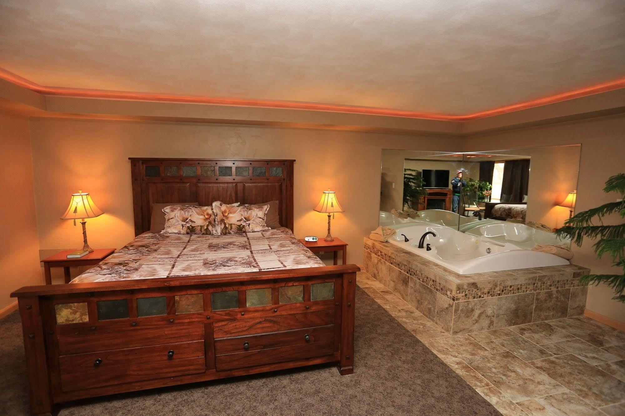 Shawano Four Seasons Resort Exterior foto